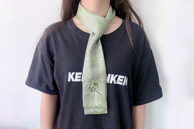The French Knot – Your Boutique’s Parisian Vibe